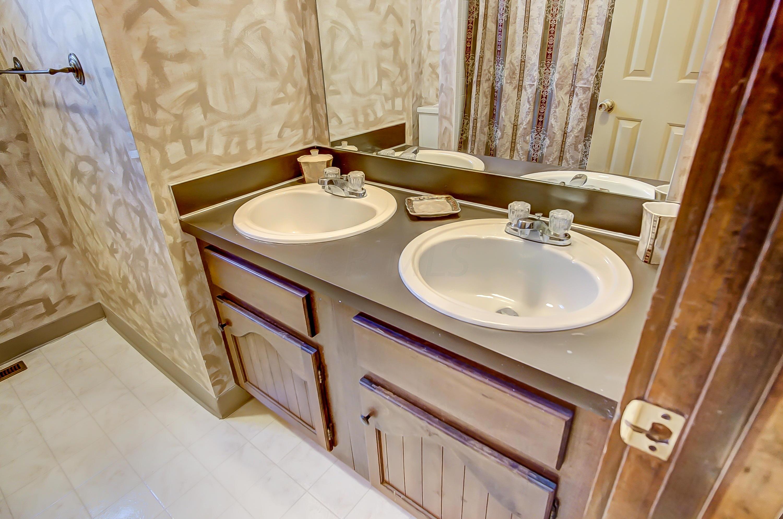 4230 Reed Road Columbus, OH 43220 - Photo 29 of 43