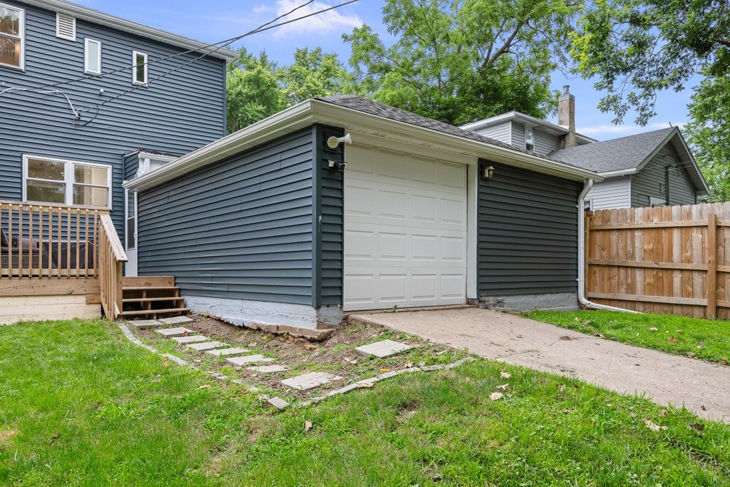 1717 North 3rd Street Clinton, IA 52732 - Photo 39 of 40