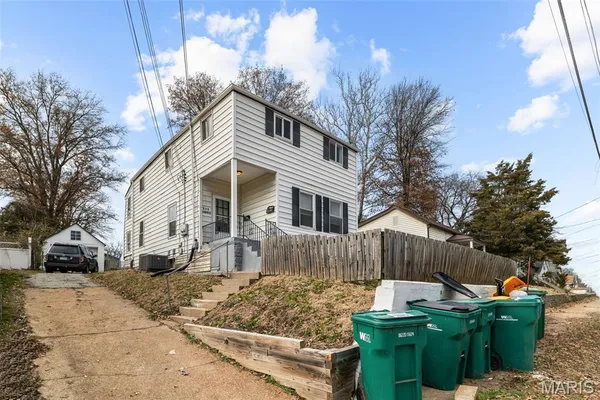 $300,000 | 725 Cornell Avenue, Webster Groves, MO 63119