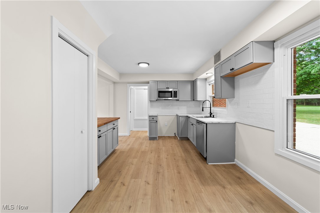 25982 Highland Road Cleveland, OH 44143 - Photo 9 of 43 Gallery Image 9