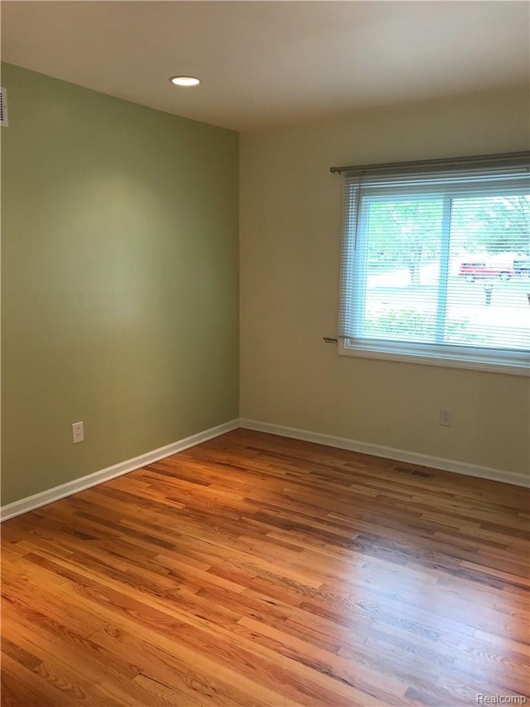 1802 Jason Circle Rochester, MI 48306 - Photo 15 of 37 IMG-2522.JPG