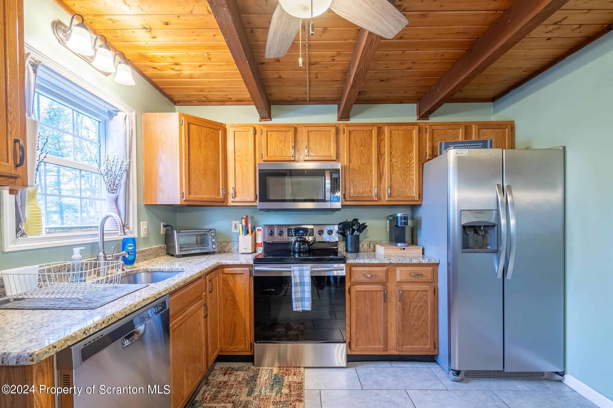 107 Aspen Ridge Hawley, PA 18428 - Photo 3 of 30 Gallery Image 3