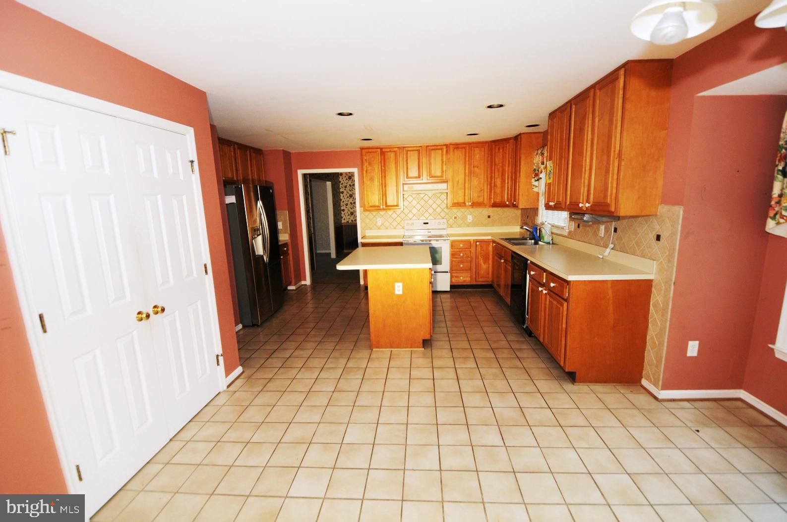 19 Little River Road Laurel, MD 20724 - Photo 4 of 24 Gallery Image 4