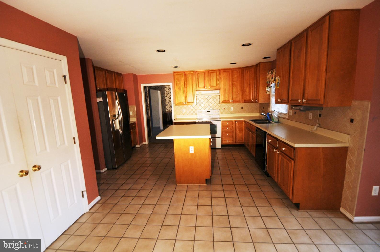 19 Little River Road Laurel, MD 20724 - Photo 6 of 24 Gallery Image 6