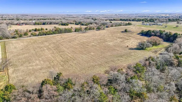 $625,000 | 163 Twin Oaks Lane, Whitesboro, TX 76273