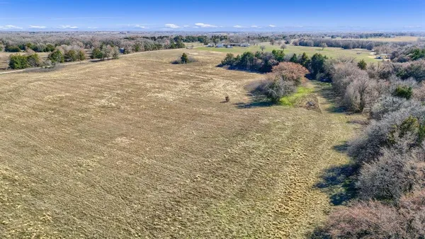 $625,000 | 163 Twin Oaks Lane, Whitesboro, TX 76273