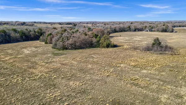 $625,000 | 163 Twin Oaks Lane, Whitesboro, TX 76273