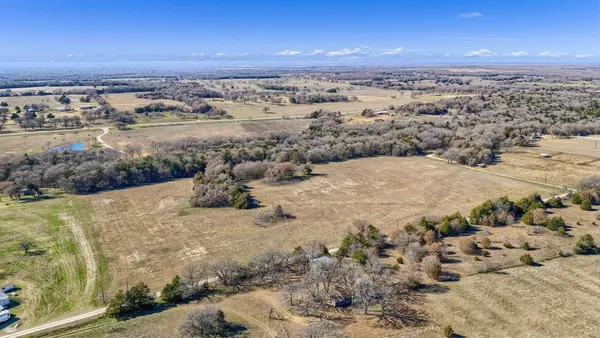 $625,000 | 163 Twin Oaks Lane, Whitesboro, TX 76273