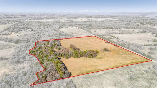 $625,000 | 163 Twin Oaks Lane, Whitesboro, TX 76273