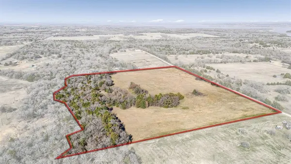 $625,000 | 163 Twin Oaks Lane, Whitesboro, TX 76273