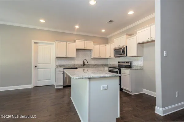 $369,900 | 1783 Wooten Drive, Nesbit, MS 38651
