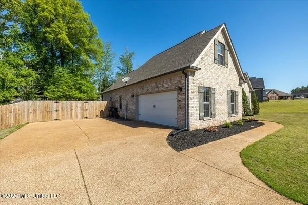 $369,900 | 1783 Wooten Drive, Nesbit, MS 38651