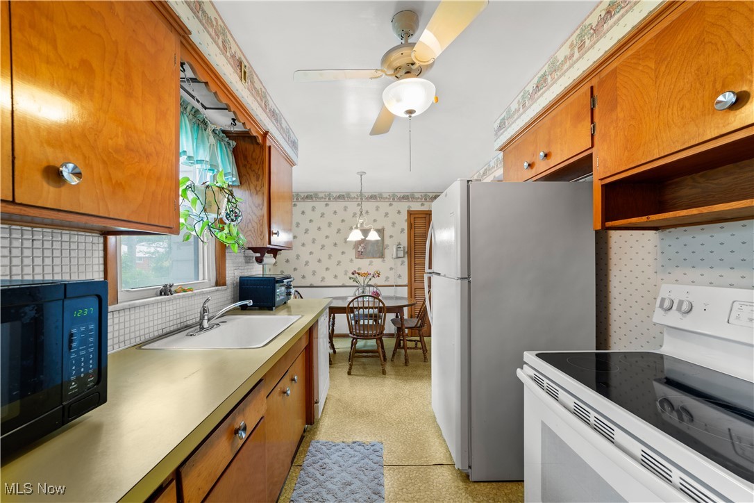 1043 Piermont Road Cleveland, OH 44121 - Photo 12 of 40 Gallery Image 12