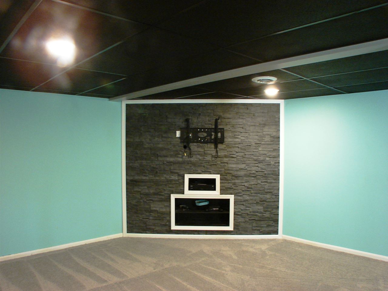 2540 South Alger Road Ithaca, MI 48847 - Photo 20 of 58 1810656-19.JPG