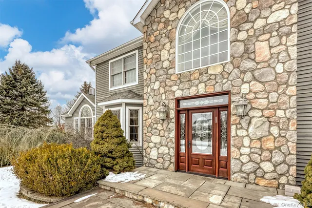 $999,999 | 2 Garnett Hill, Chester, NY 10918