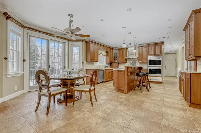 $999,999 | 2 Garnett Hill, Chester, NY 10918