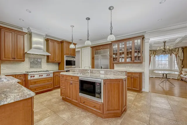 $999,999 | 2 Garnett Hill, Chester, NY 10918