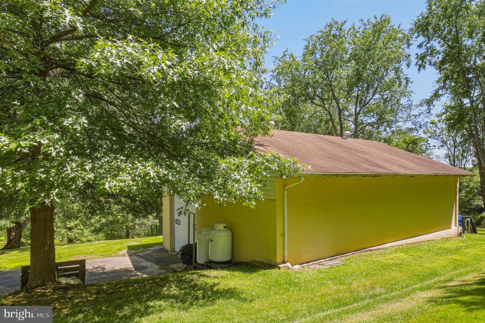 6336 Boyers Mill Road New Market, MD 21774 - Photo 45 of 49 a view of a backyard