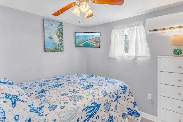 a sign that is on the side of the road