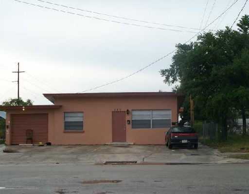 180 West 14th Street, Unit 3 Riviera Beach, FL 33404 - Photo 1 of 1 Primary Photo