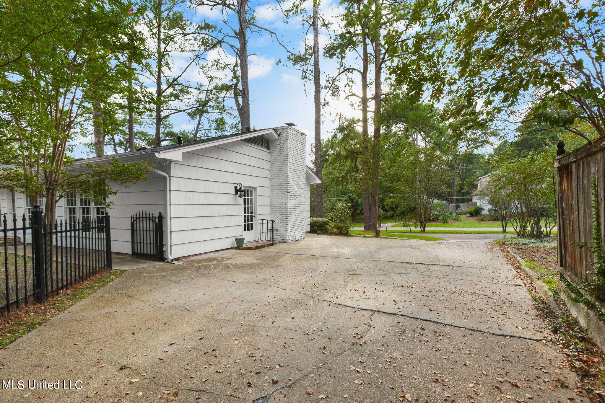 4654 Katherine Boulevard Jackson, MS 39211 - Photo 35 of 36 40-web-or-mls-4654 Katherine-40