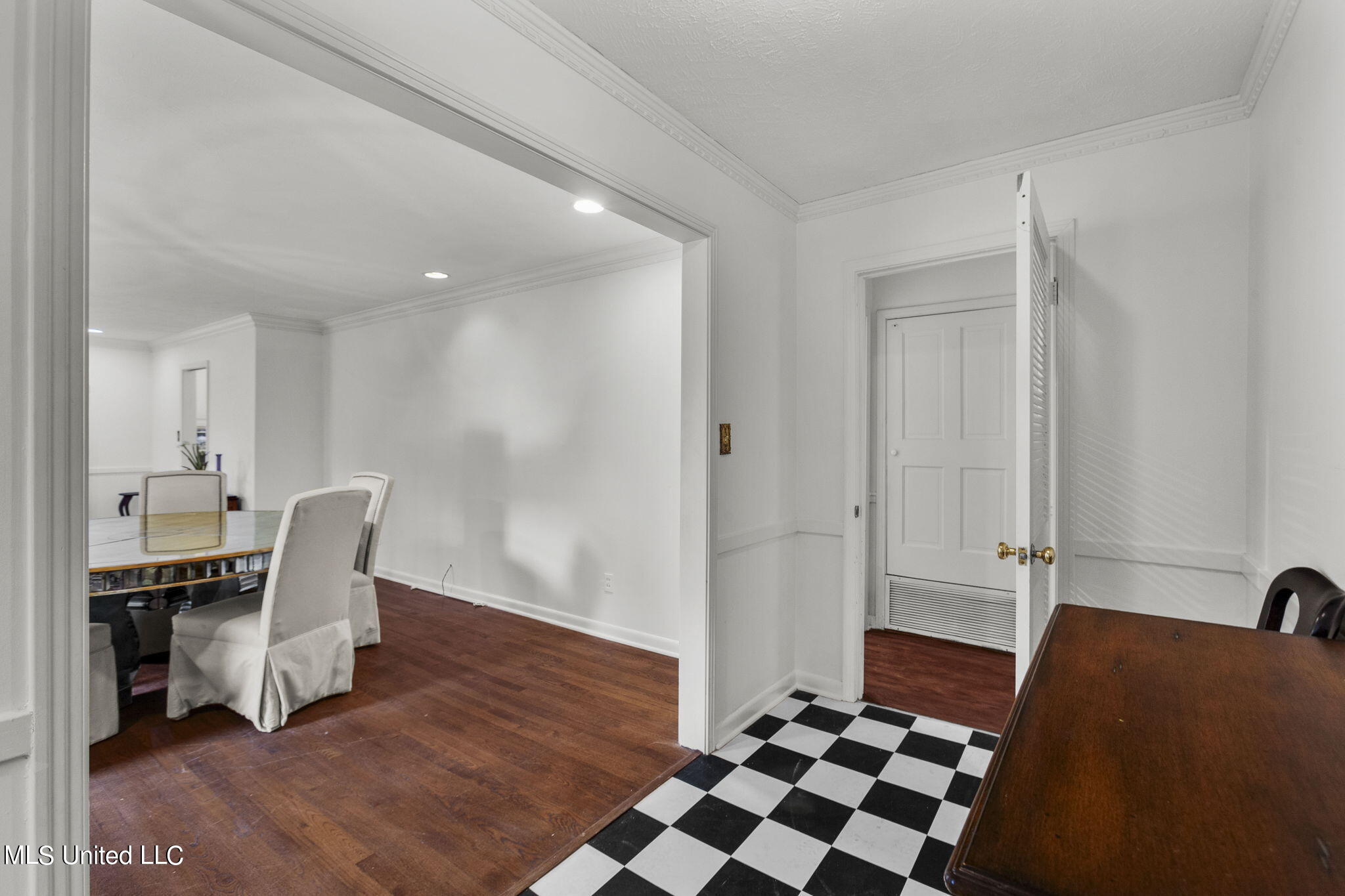 4654 Katherine Boulevard Jackson, MS 39211 - Photo 5 of 36 8-web-or-mls-4654 Katherine-8