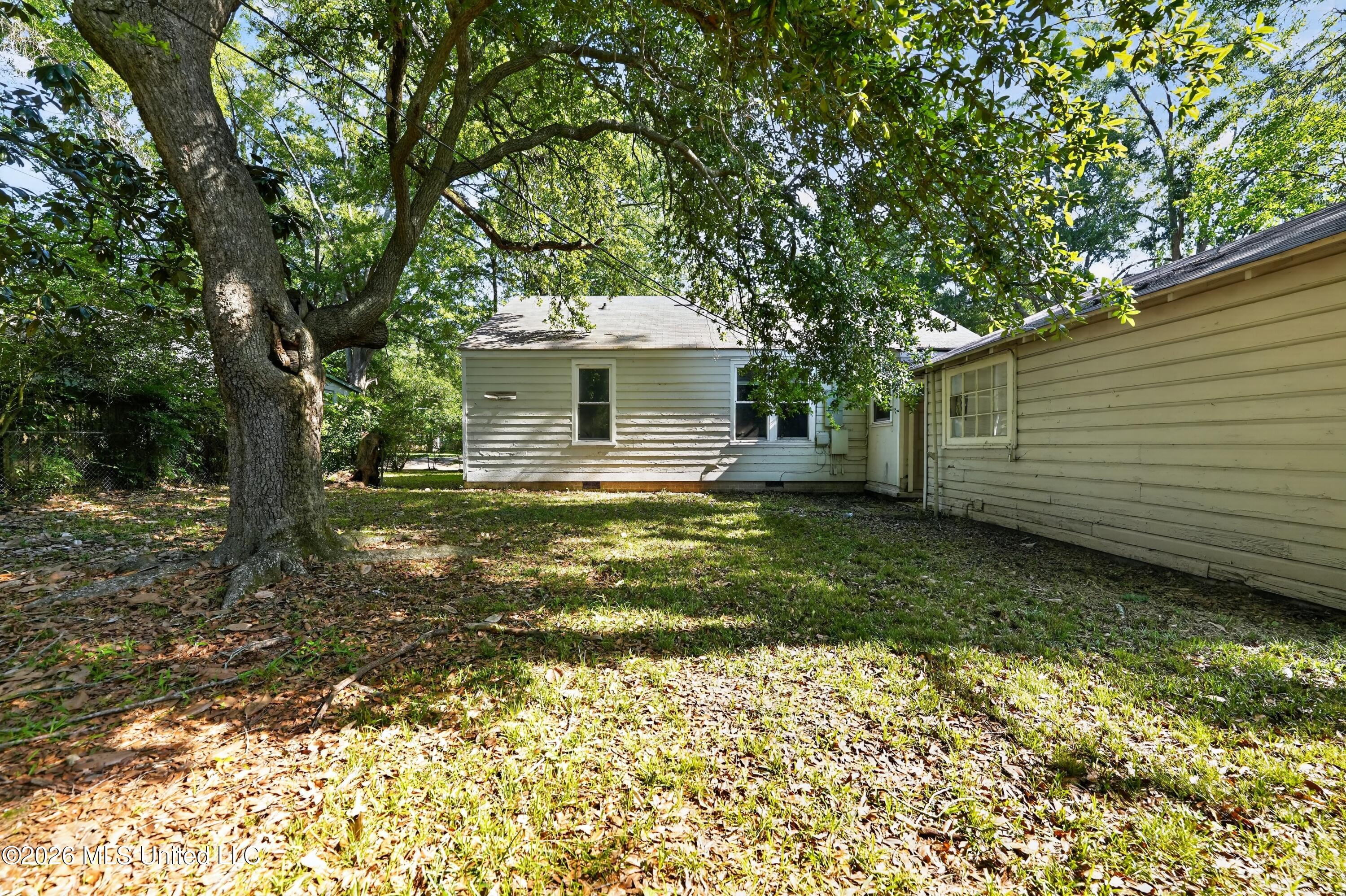 343 Broadmoor Drive Jackson, MS 39206 - Photo 39 of 40 02_343_Broadmoor_Dr-Exterior-6835