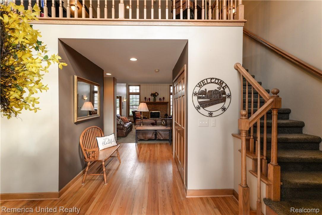 8830 South Rushton Road South Lyon, MI 48178 - Photo 6 of 48 DSC_1367.jpg