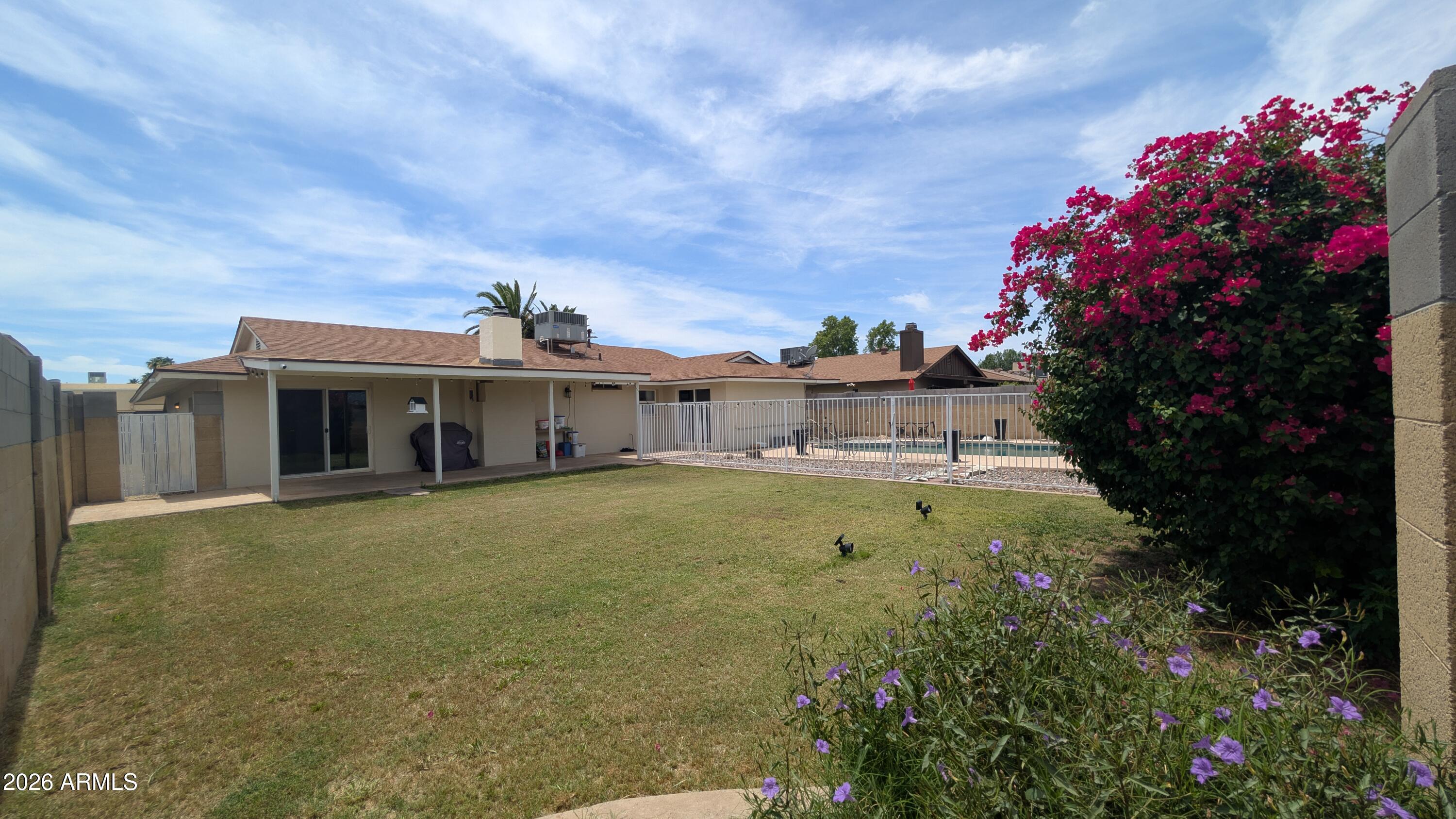 3346 West Hearn Road Phoenix, AZ 85053 - Photo 5 of 25 PXL_20260517_191740246.RAW-01