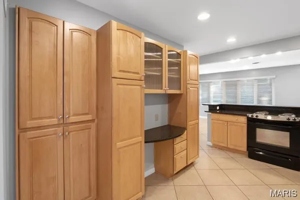 $3,200 | 8408 Louwen Drive, Ladue, MO 63124