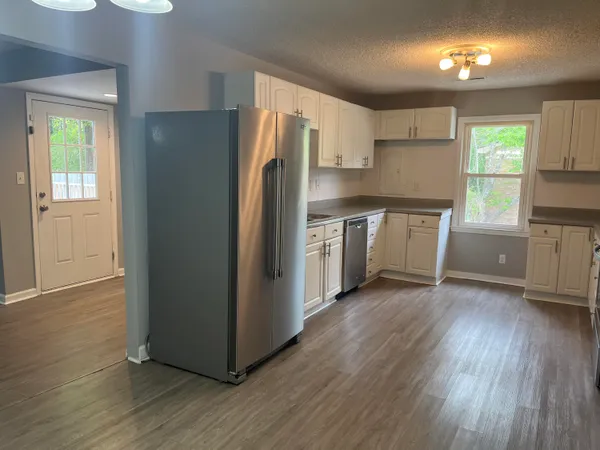 $1,550 | 423 Mary Scott Drive, Goose Creek, SC 29445