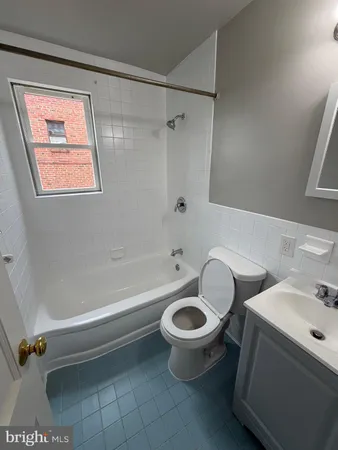 $1,900 | 229 Endsleigh Avenue, Middle River, MD 21220