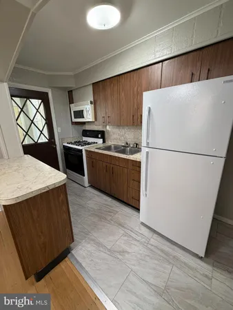 $1,900 | 229 Endsleigh Avenue, Middle River, MD 21220