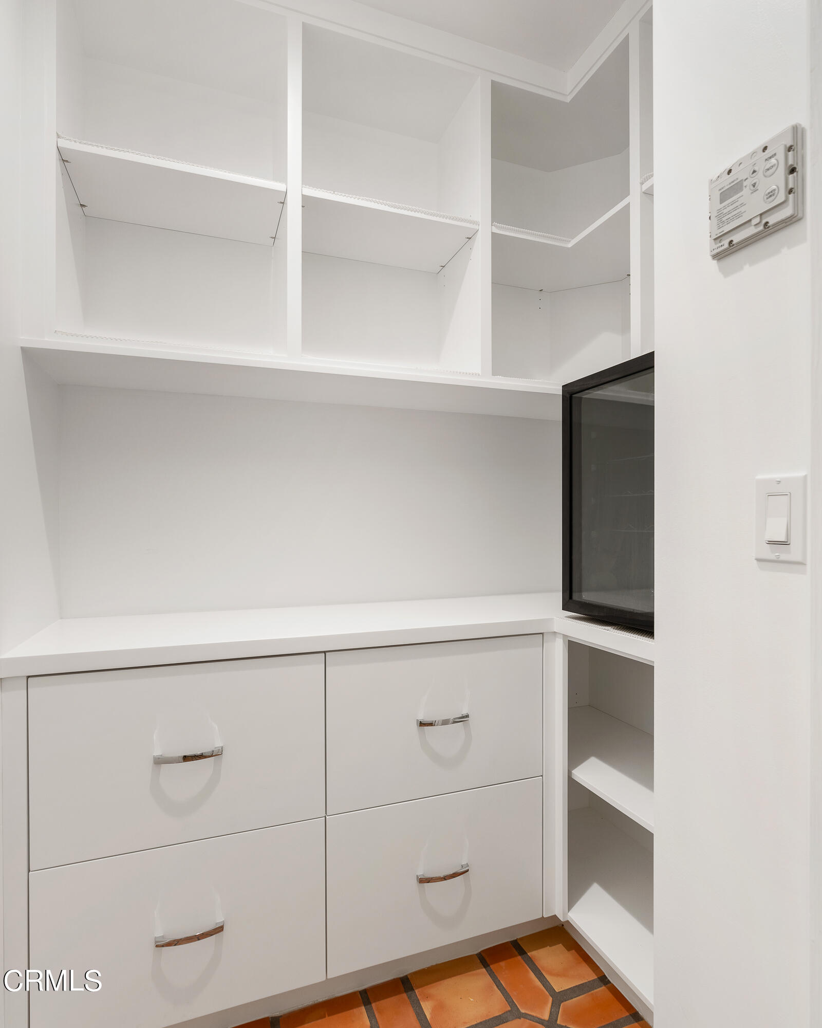 2040 Roscomare Road Los Angeles, CA 90077 - Photo 11 of 30 a close view of closet