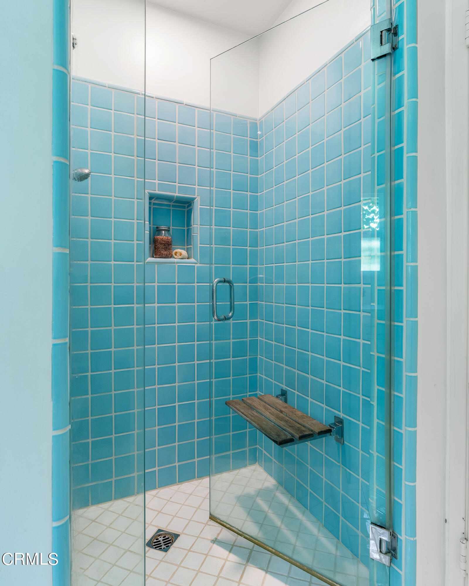 2040 Roscomare Road Los Angeles, CA 90077 - Photo 23 of 30 a bathroom with a shower