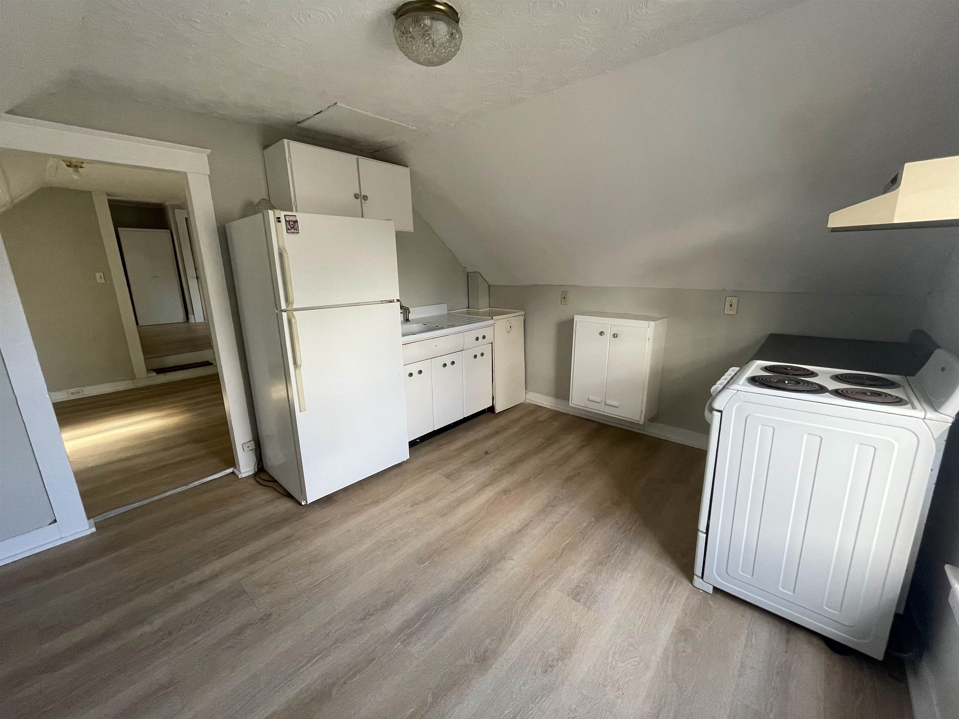 52 Chestnut Avenue, Unit 4 Rutland, VT 05701 - Photo 10 of 13