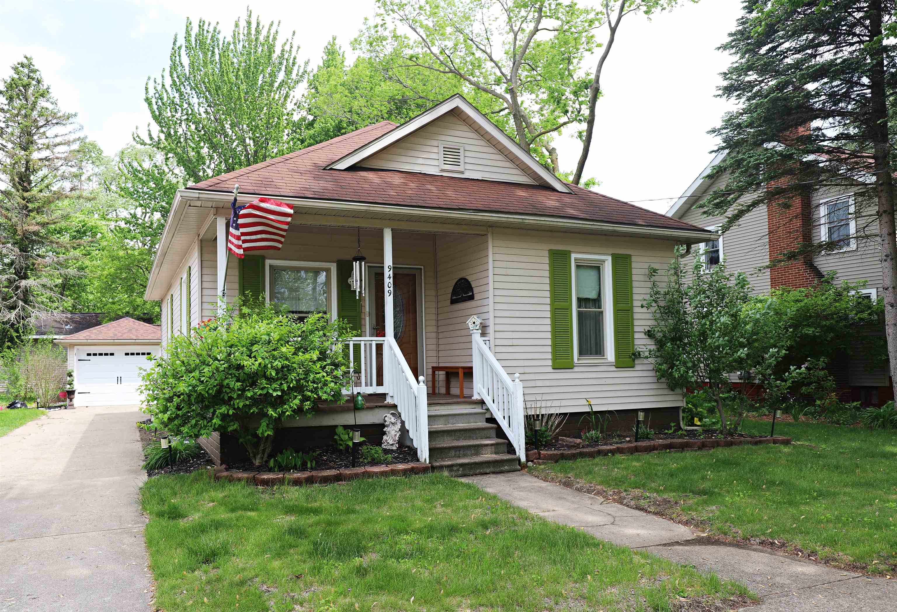 9409 Butternut Street New Lothrop, MI 48460 - Photo 1 of 26