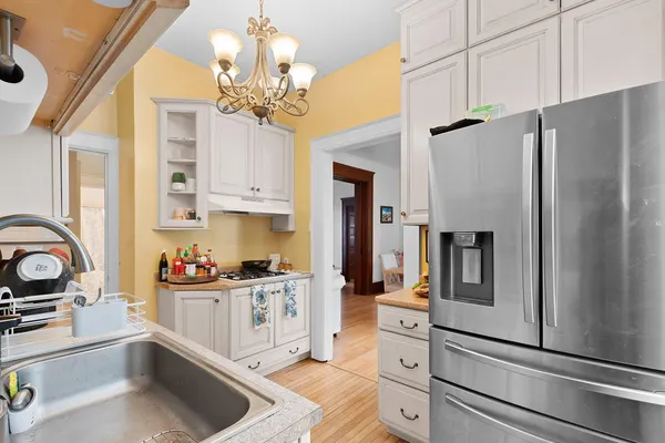 $369,900 | 510 South Van Buren Street, Green Bay, WI 54301