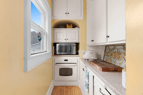 $369,900 | 510 South Van Buren Street, Green Bay, WI 54301