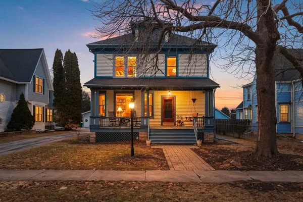 $369,900 | 510 South Van Buren Street, Green Bay, WI 54301