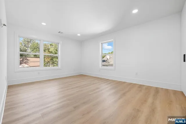 $3,850 | 740 Edgewater Avenue, Unit 2, Ridgefield, NJ 07657