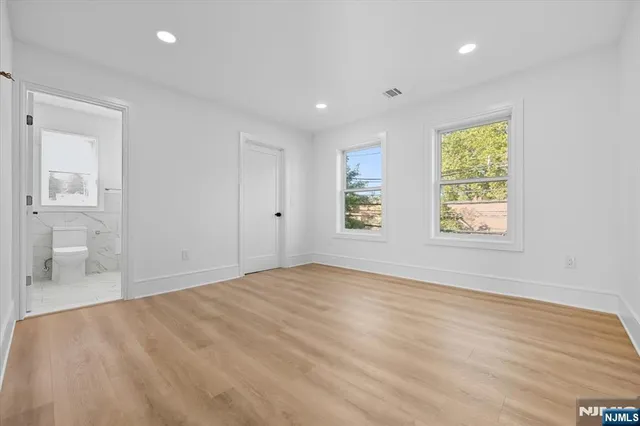 $3,850 | 740 Edgewater Avenue, Unit 2, Ridgefield, NJ 07657