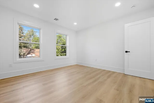 $3,850 | 740 Edgewater Avenue, Unit 2, Ridgefield, NJ 07657