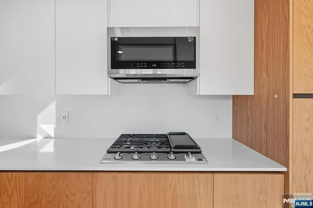 $3,850 | 740 Edgewater Avenue, Unit 2, Ridgefield, NJ 07657