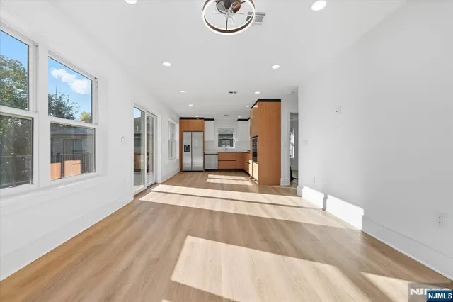 $3,850 | 740 Edgewater Avenue, Unit 2, Ridgefield, NJ 07657