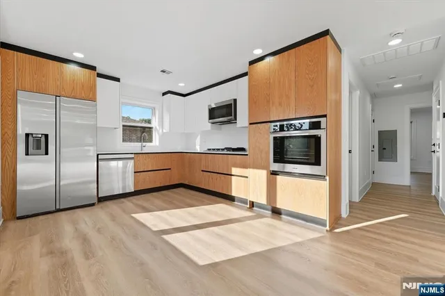 $3,850 | 740 Edgewater Avenue, Unit 2, Ridgefield, NJ 07657