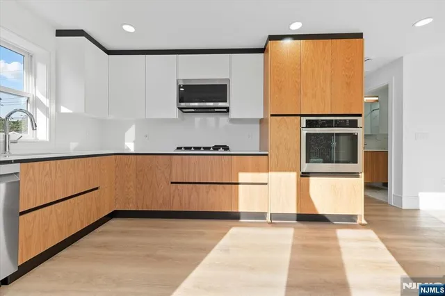 $3,850 | 740 Edgewater Avenue, Unit 2, Ridgefield, NJ 07657