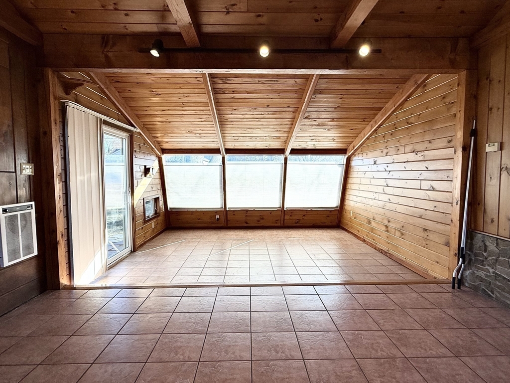 92 River Road Agawam, MA 01001 - Photo 16 of 36 Gallery Image 16