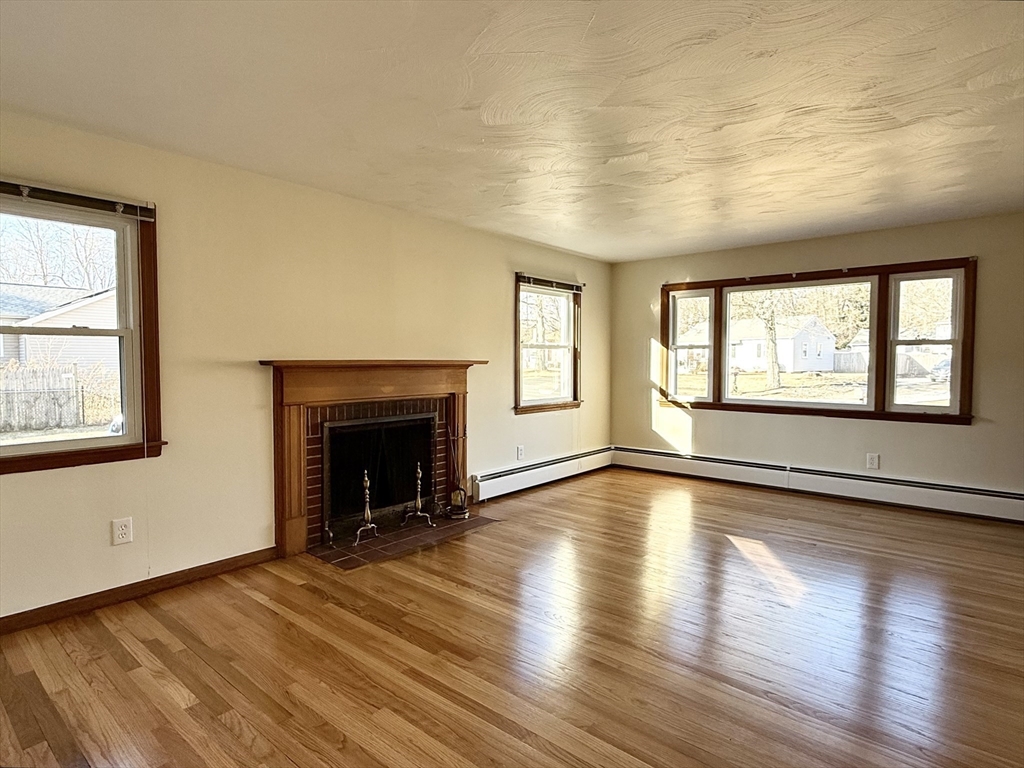 92 River Road Agawam, MA 01001 - Photo 17 of 36 Gallery Image 17