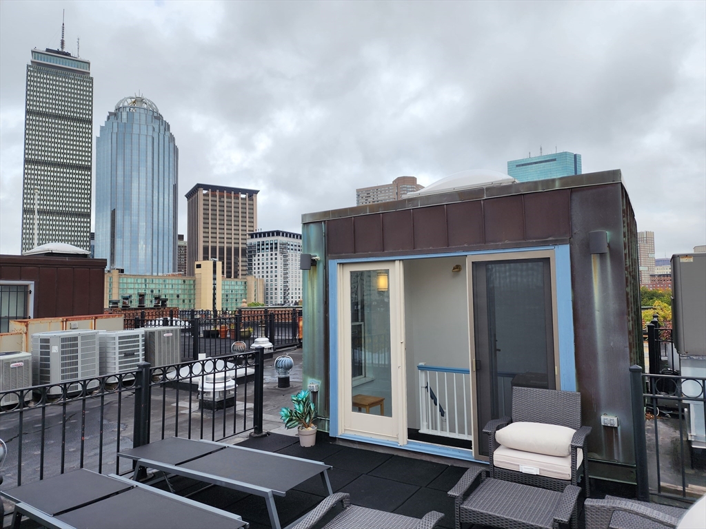 76 West Rutland Square, Unit 304 Boston, MA 02118 - Photo 18 of 19